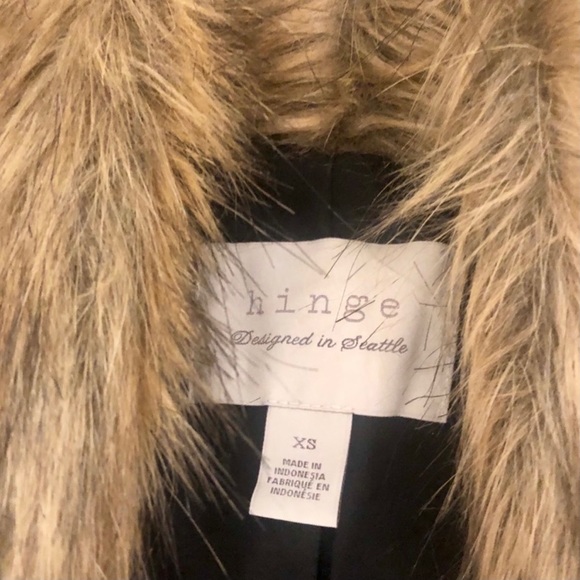 Hinge Fur Vest - Picture 5 of 6